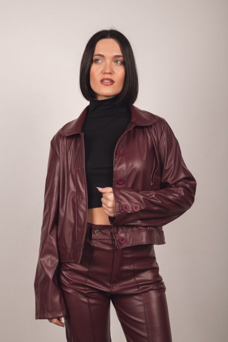 Casaca eco cuero con botones