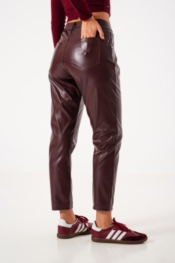 Pantalon mom fit eco cuero elastizado por mayor