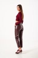 Pantalon mom fit eco cuero elastizado por mayor