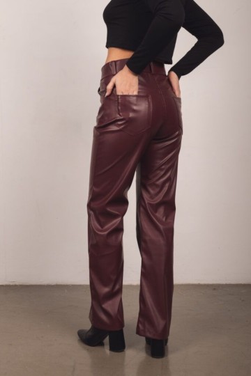 Pantalon recto de eco cuero elastizado por mayor