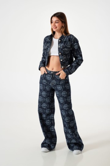 Campera boradada rosas art. LY-00591