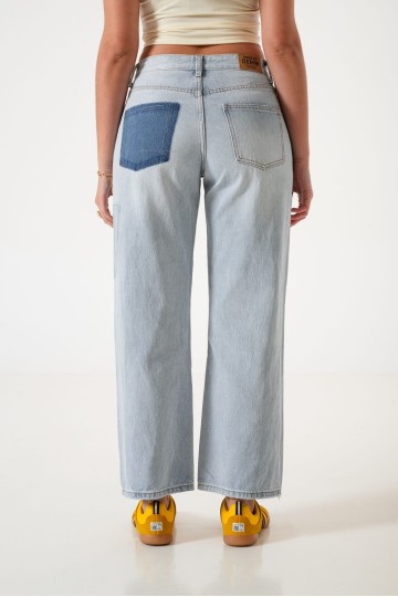 AL-4 Jean rigido con parches