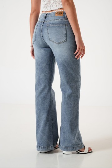 LY-071 Jean wide leg elastizado con puntilla