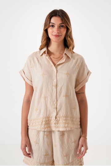 Q003 Conjunto de lino bordado