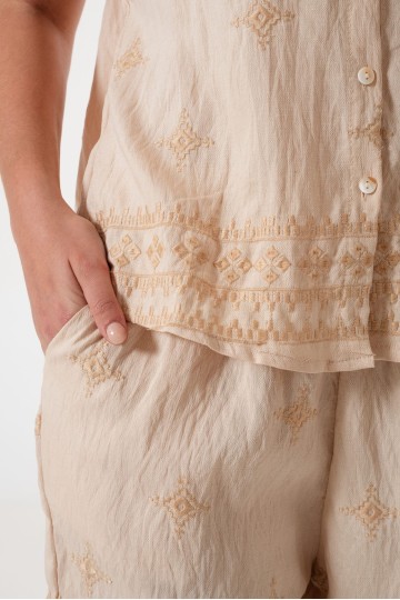 Q003 Conjunto de lino bordado