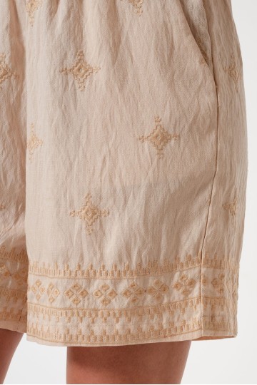 Q003 Conjunto de lino bordado