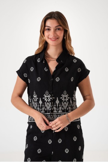 Q004 Conjunto lino bordado