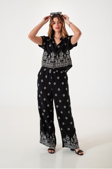 Q004 Conjunto lino bordado