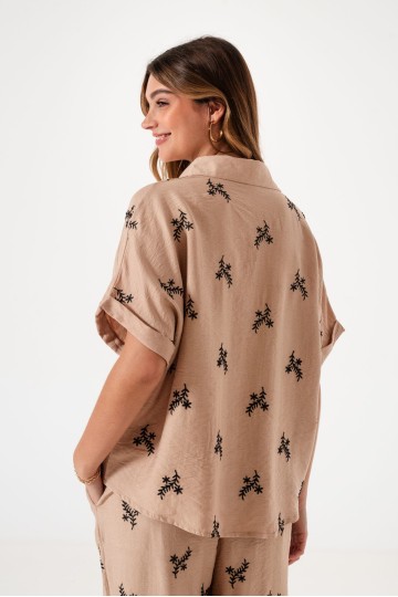 Q006 Conjunto lino bordado