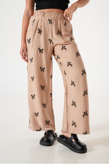 Q006 Conjunto lino bordado