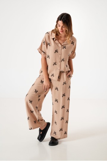 Q006 Conjunto lino bordado