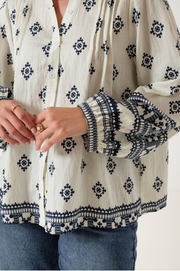 Q015 Blusa estampada