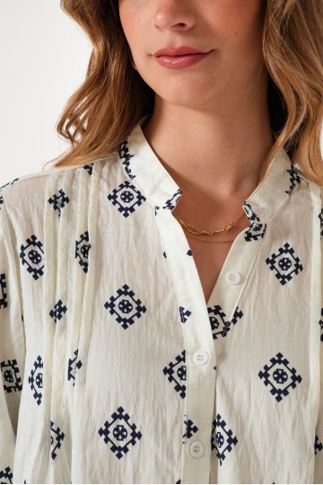 Q015 Blusa estampada