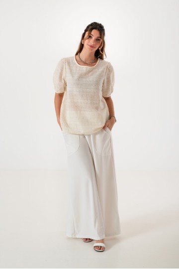 Q016 Blusa Broderie