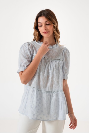 Q018 Blusa Broderie