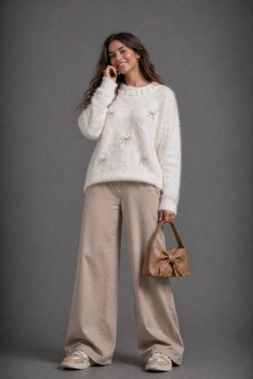 08 SWEATER CON PERLA Y MOÑOS