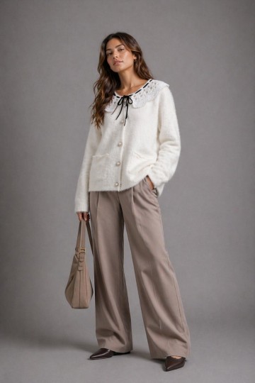 0417 SWEATER CON MOÑO CUELLO BEBE