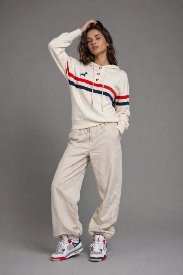 888 SWEATER SALCHI CON CAPUCHA